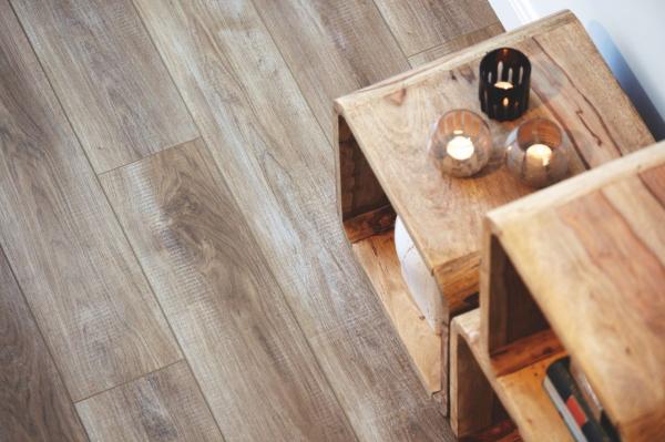 Ламинат Pergo Classic Plank 4V Дуб  темно-серый меленый