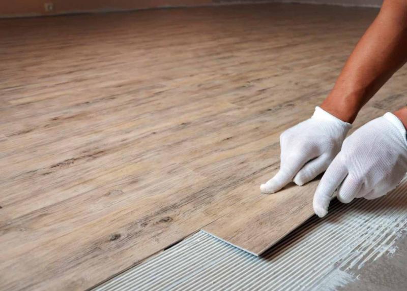 Укладка виниловой и кварцвиниловой плитки